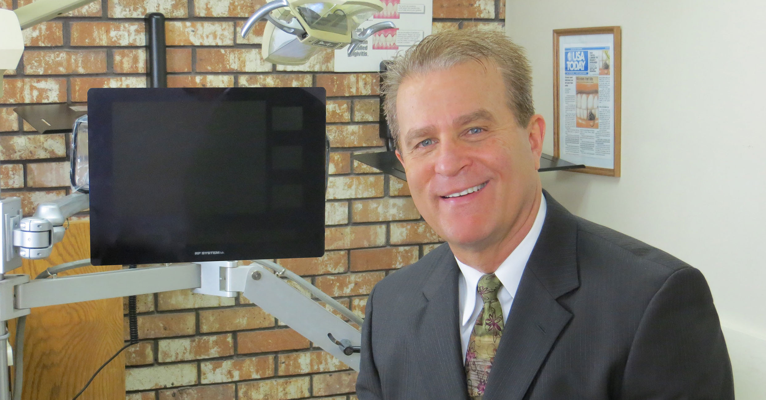 MEET DR. JONES Implant and Crown 3450